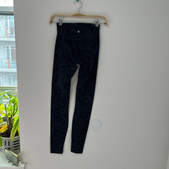 Lululemon Nouveau Mach Blue Print Wunder Under Leggings Size 2 - Picture 6 of 6